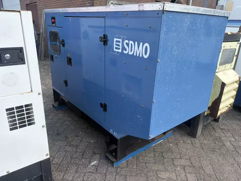 SDMO J66 John Deere 4045 60 kVA Leroy Somer aggregaat